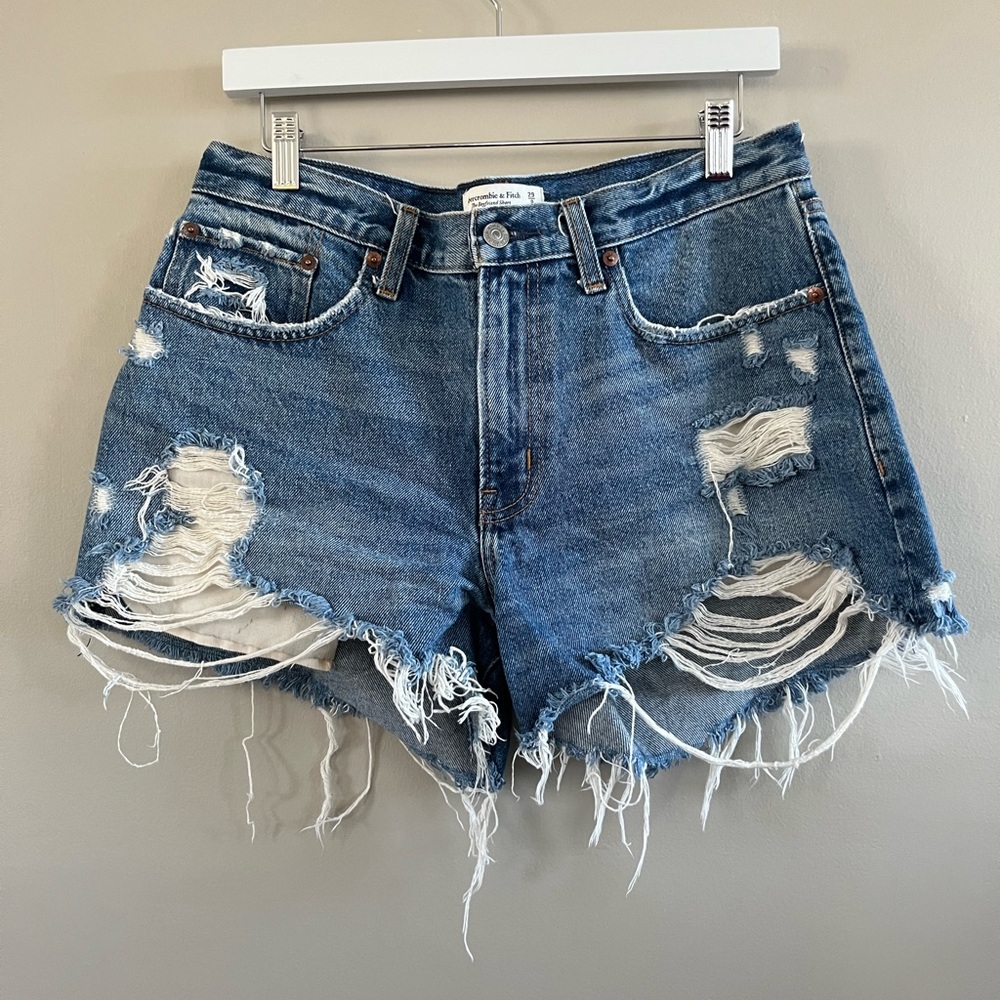 Abercrombie & Fitch The Boyfriend Short Mid Rise Size 8 Distressed Jean Shorts